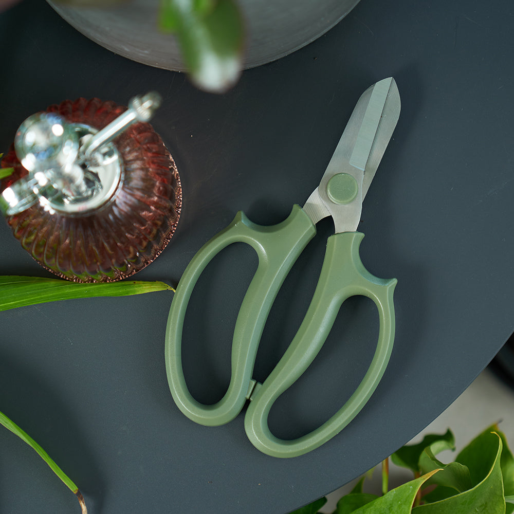 Flower Scissors Olive